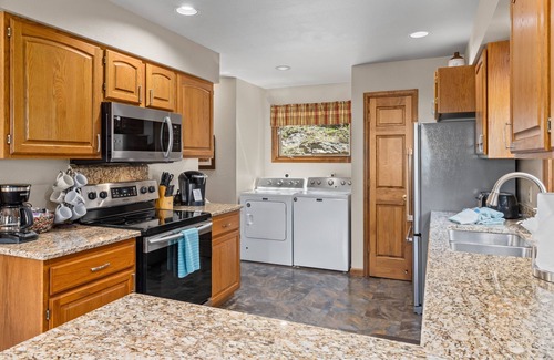 Aspen Brook House | NEW! McDermott Base Camp by Estes Park Homes