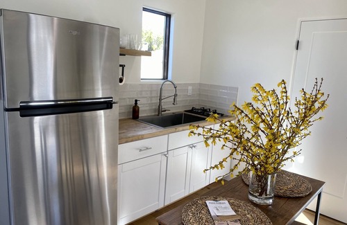 Templeton House | NEW Modern Bungalow In the heart of 46 West Wineries- but in town