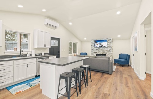 Naches Cabin | New modern cabin on the Tieton River