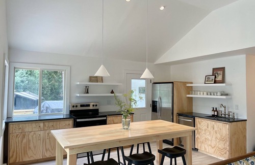 Denver Cabin | NEW Modern Catskills Cabin w/HOT TUB & views