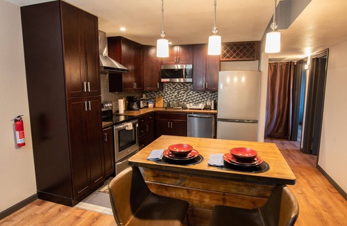 Gunbarrel Condo | NEW! Modern Condo w/Patio, 6 Miles to Dtwn Boulder