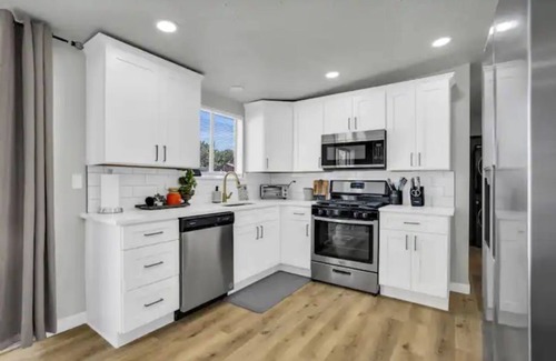 West Jordan Apartment | New Modern home Salt Lake City | West Jordan