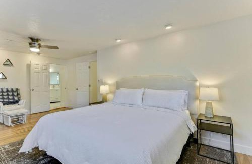 Murray House | NEW! Modern Mountain SKI, 5BR Getaway w/Game Room