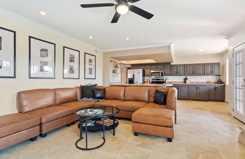 Raskin Estates House | NEW! Modern Spacious lux home in Kierland w/pool & hot tub, billiards & arcade
