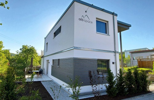 Willmandingen Apartment | New modern tiny house in Sonnenbühl - alb space 1
