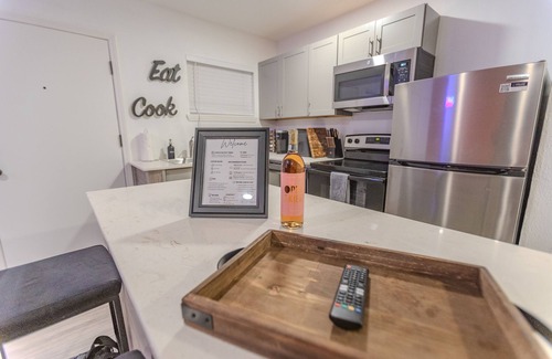 Fairbanks Apartment | NEW Montrose Gem! Central to Downtown HTX, NRG, & the Museum District.