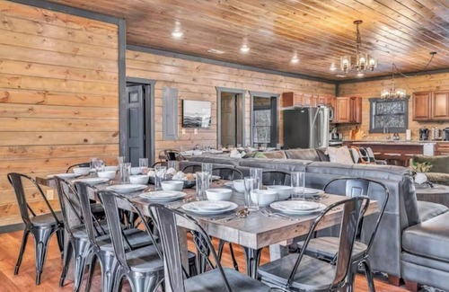 Caton Cabin | NEW Mountain Luxury-8BR w/Indoor Pool/Arcade Games