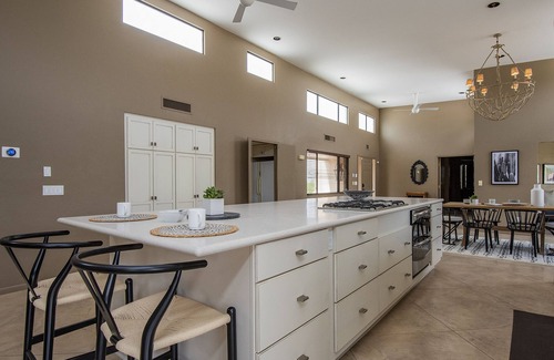 La Buena Vida Estates House | NEW! Mountain View Retreat with Hot Tub & Pool!