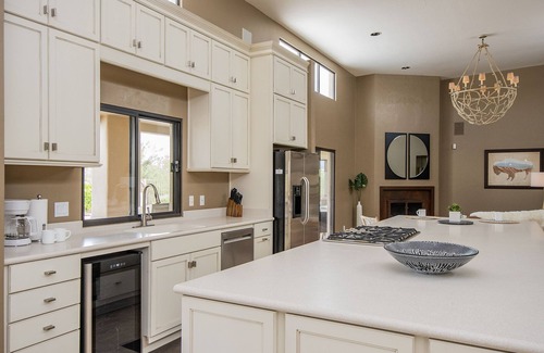 La Buena Vida Estates House | NEW! Mountain View Retreat with Hot Tub & Pool!