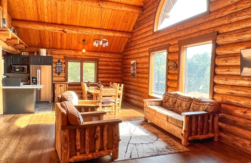 Arkansaw Cabin | NEW! - Must See True Log Home - Longview Haven