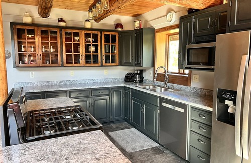 Arkansaw Cabin | NEW! - Must See True Log Home - Longview Haven