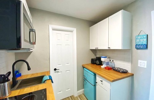 Ocean Dunes South Apartment | NEW! Ocean Front With Balcony King Size Bed Studio