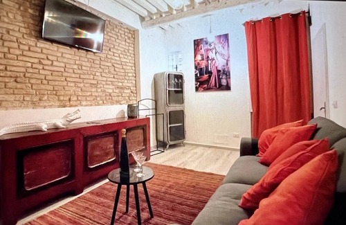 Dorsoduro House | NEW on VRBO! Luxury 3 beds Home. Great 4 Families & Friends. TOP LOCATION!