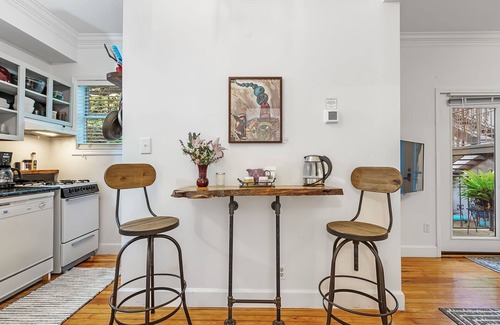 Fairhope Apartment | New Orleans at Jubilee Suites Bed & Breakfast. 1K/1B