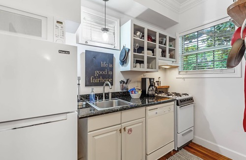 Fairhope Apartment | New Orleans at Jubilee Suites Bed & Breakfast. 1K/1B