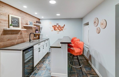 Portage Ski Chalet | NEW OWNR SPECL - Hilltop Oasis w/HotTub+Sauna-Close to Wis Dells & Baraboo!