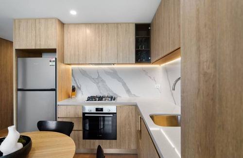 Broadbeach Apartment | NEW Partial Ocean View Broadbeach 2BR *Pool/Gym*