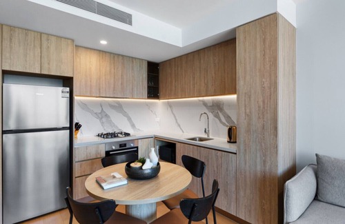 Broadbeach Apartment | NEW Partial Ocean View Broadbeach 2BR *Pool/Gym*