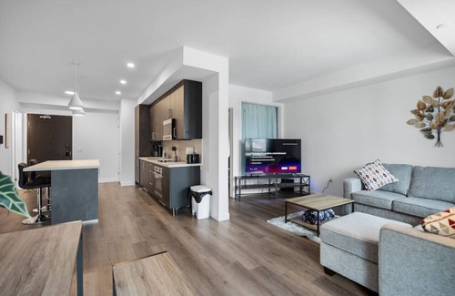 Niagara Falls Apartment | New+ Peaceful 2BR Family Retreat | 7 Mins To Falls