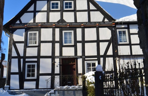 Assinghausen House | NEW Perfect vacation in the "Old Pastorate" Assinghausen - modern in old walls