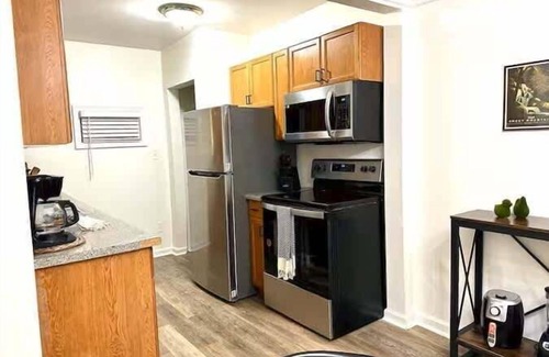 Pontiac House | NEW! Pontiac Family-Friendly 3BR
