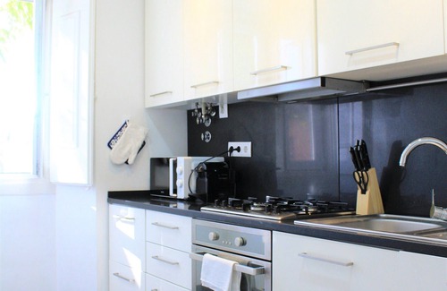 Principe Real Apartment | New ! Príncipe Real's, Lisbon BEST LOCATION- 18th Century Charming Appartment