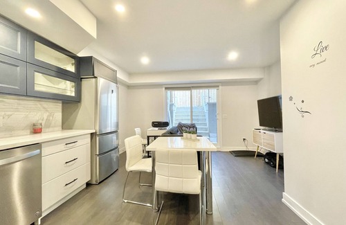 Fairbank Apartment | New Private Entrance Bright Boutique 1 Bedroom Designer Suite