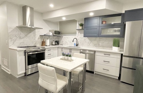 Fairbank Apartment | New Private Entrance Bright Boutique 1 Bedroom Designer Suite