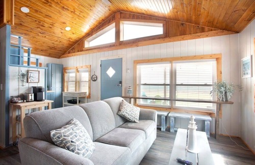 Greenbush Cabin | New renovated bathroom & new roof - Lake Huron 2!