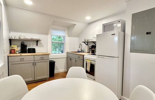 Southwest Harbor Apartment | New Renovated 2BR APT in Downtown SWH! [Moonwake]