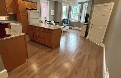 Top of the Hill Apartment | New renovation! 2 bedroom GREAT convenient newport walking location.