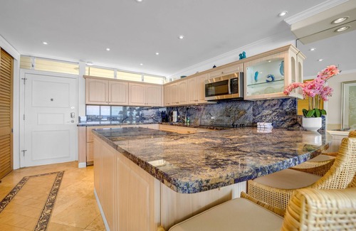 Diamond Head - Kapahulu - St. Louis Condo | New! Sans Souci 1004 – Oceanfront 1BR Gem w/Parking + Views