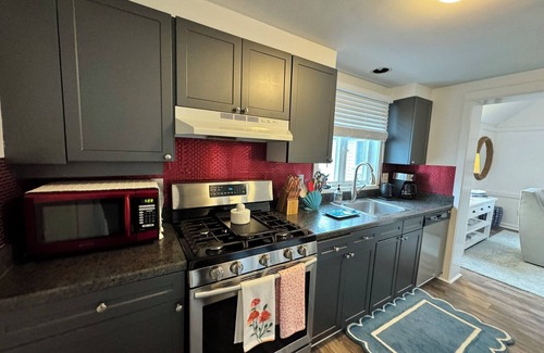 Mews Village Condo | New Seabury 2 Bedroom 2 Bathroom Close to EVERYTHING! Fireplace!