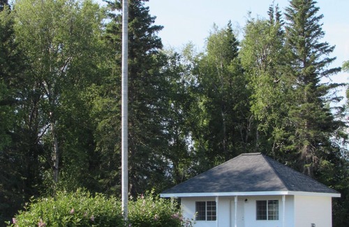 Palmer House | NEW Self contained- Beautiful Mt. View- Bungalow