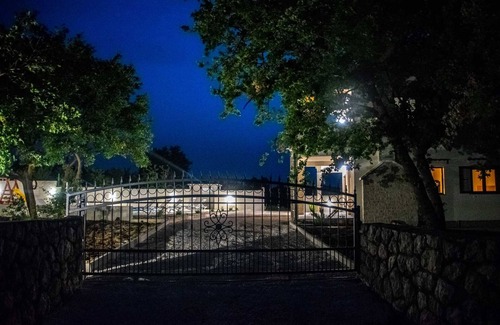 Podgradina Villa | New Serenity Zen Garden Holiday Villa
