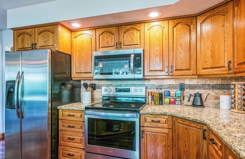 Hastings House | NEW! Sleeps 12, Fam. Friendly, Game Room. Dog OK!