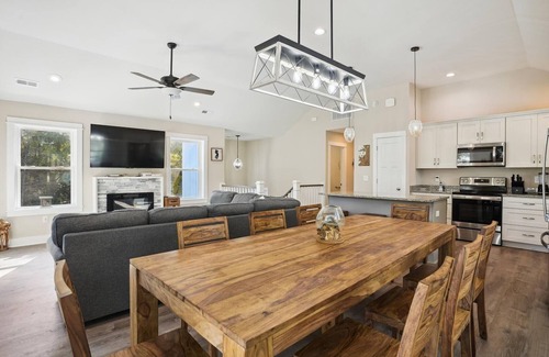Monteray Shores House | New,Soundside,Luxury,PetFriendly Home,Private Pool