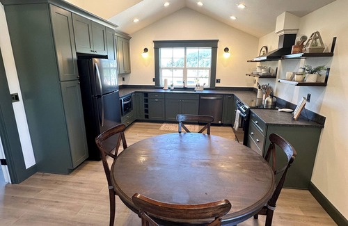 Clatskanie Apartment | New Spacious Guesthouse in Clatskanie, OR