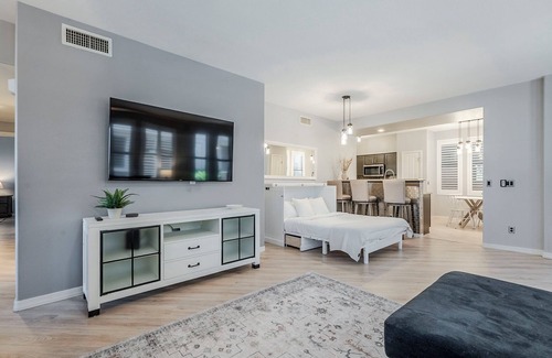 Kierland Condo | *New~Special* Greenside 9~Community Pool~HotTub ~ Fitness center ~ Golf Retreat
