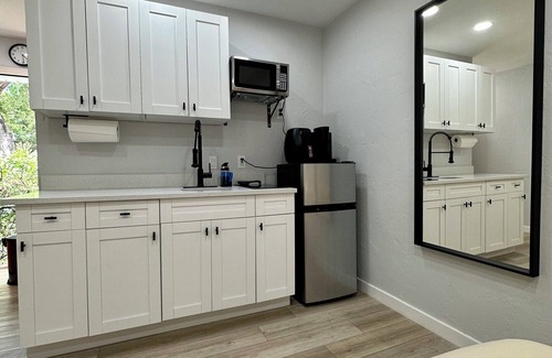 Old Southeast Apartment | NEW Studio! 5 Minutes from Downtown & 3 from USF