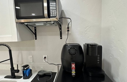 Old Southeast Apartment | NEW Studio! 5 Minutes from Downtown & 3 from USF