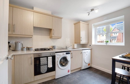 Thornaby On Tees House | New! Stylish 2-Bed Home in Nevis Walk, Sleeps 6!