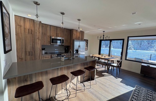 Warm Springs Condo | New & Stylish 2 bedroom condo with great views. Close to downtown & ski lifts