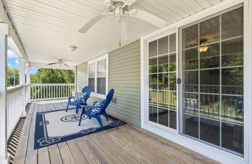 South Portland House | New: Stylish 4BR Retreat, Dog-Friendly Comfort, Close to Portland & Beaches