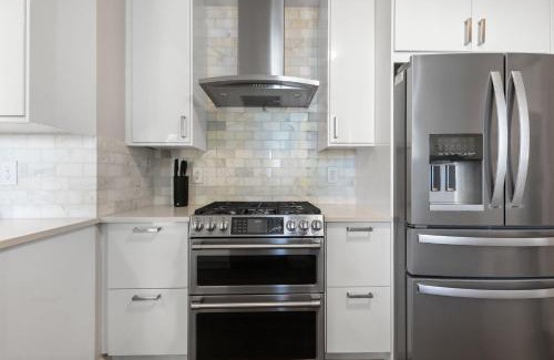 New Suburb Beautiful House | NEW Sunset Serenity - South Tampa Home with Pool