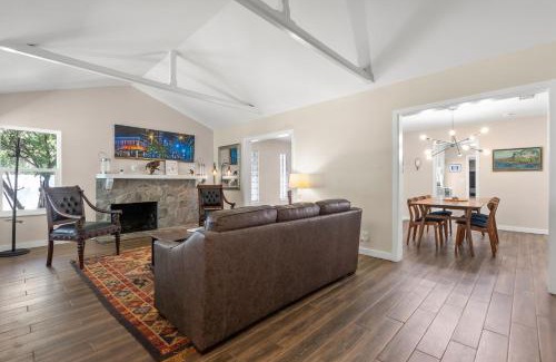 New Suburb Beautiful House | NEW Sunset Serenity - South Tampa Home with Pool