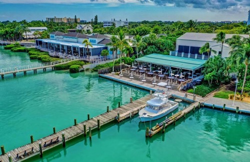 Jupiter House | * NEW* The Bungalow Jupiter! - Moremoments Rentals