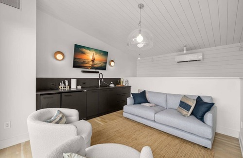 Historic Ybor House | NEW The Humidor - 2 Epic Ybor Townhomes