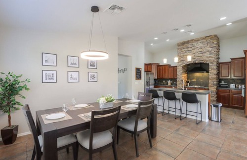 Tramonto House | New! The Tramonto Lodge with Heated Private Pool +Fire Pit+BBQ Grill