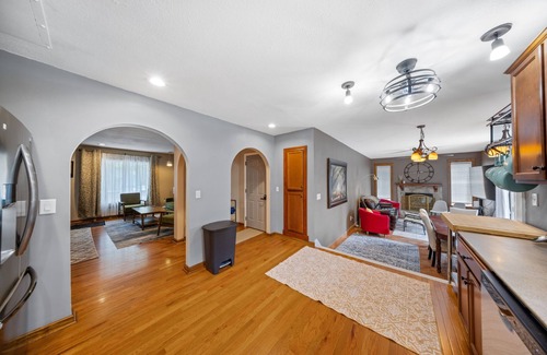 Olathe House | NEW TO THE MARKET APRIL 2025 nnPerfect for Large Groups! 14 BEDS!nnn